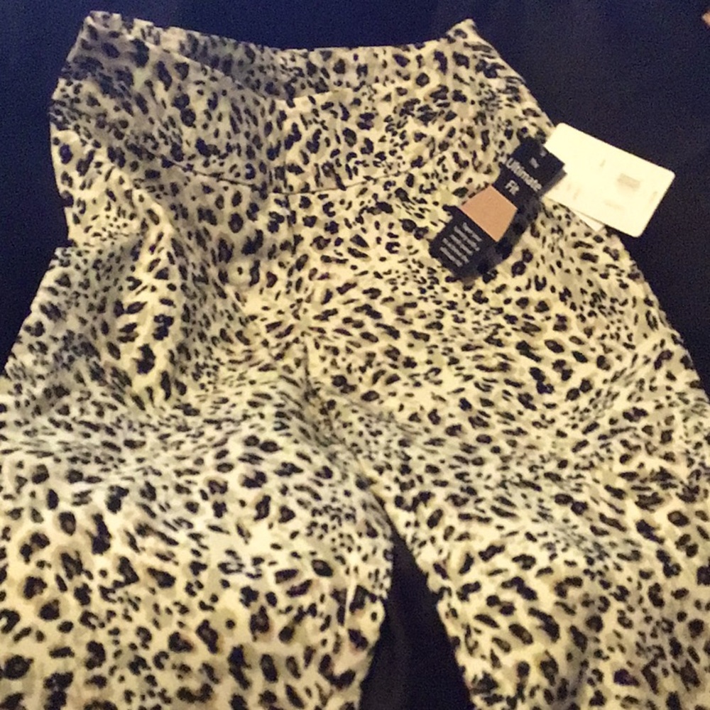 Zac & Rachel chetah capris size 6 roomy